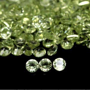 BRILLIANT 5.04ct SET OF MATCHING DIAMOND CUT PERIDOT!!!